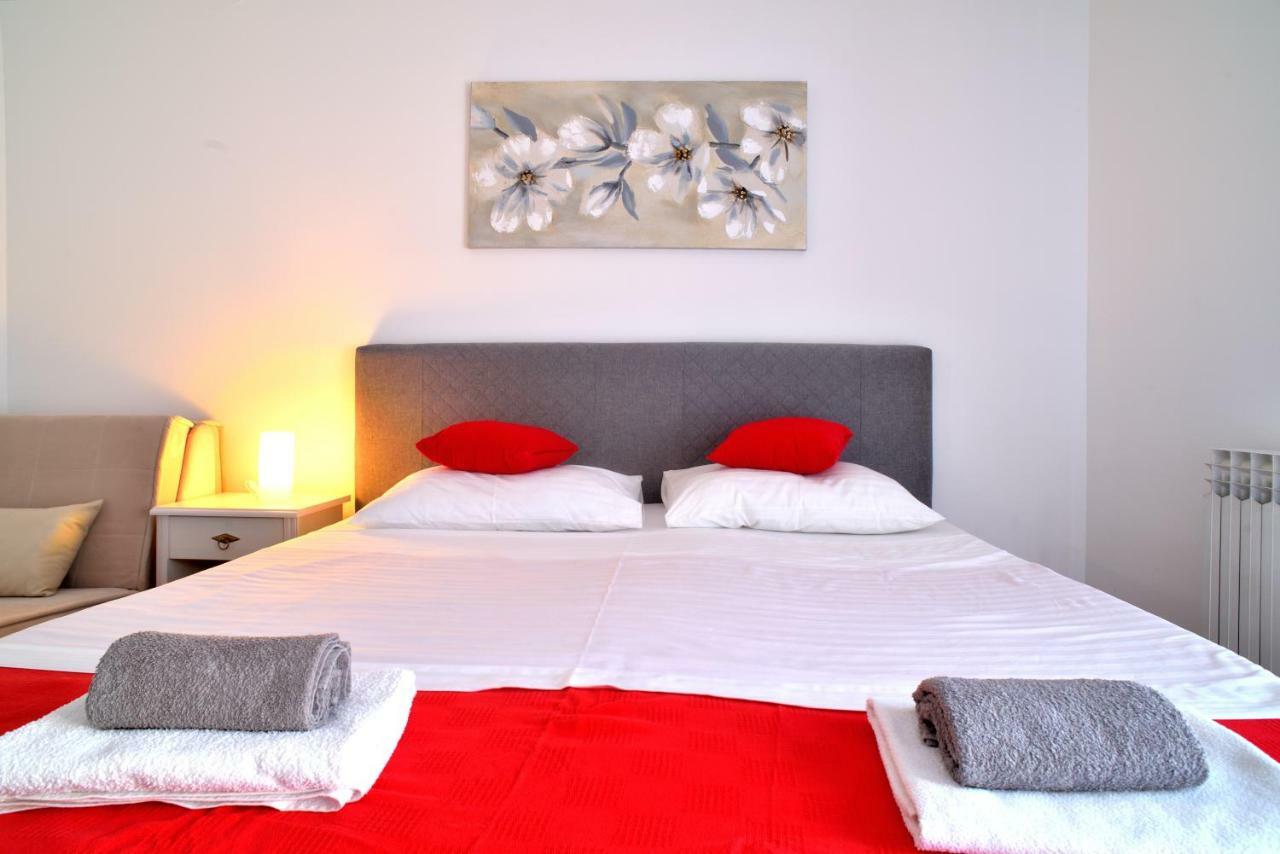 Red Rose Lägenhet Split Exteriör bild